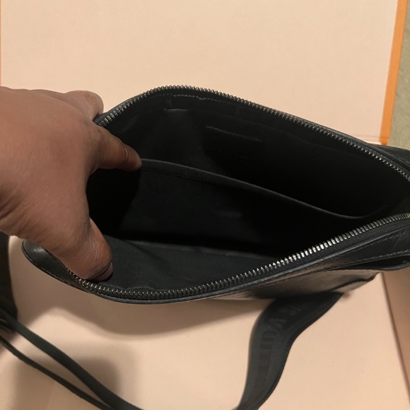 Louis Vuitton - Picture 12 of 13